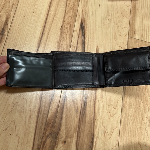 Men’s Fossil wallet - Picture 5 of 6